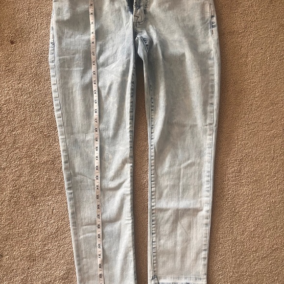 American Eagle AEO Flex Light Wash w Light Distressing Skinny Jeans 28x29 - Picture 4 of 17